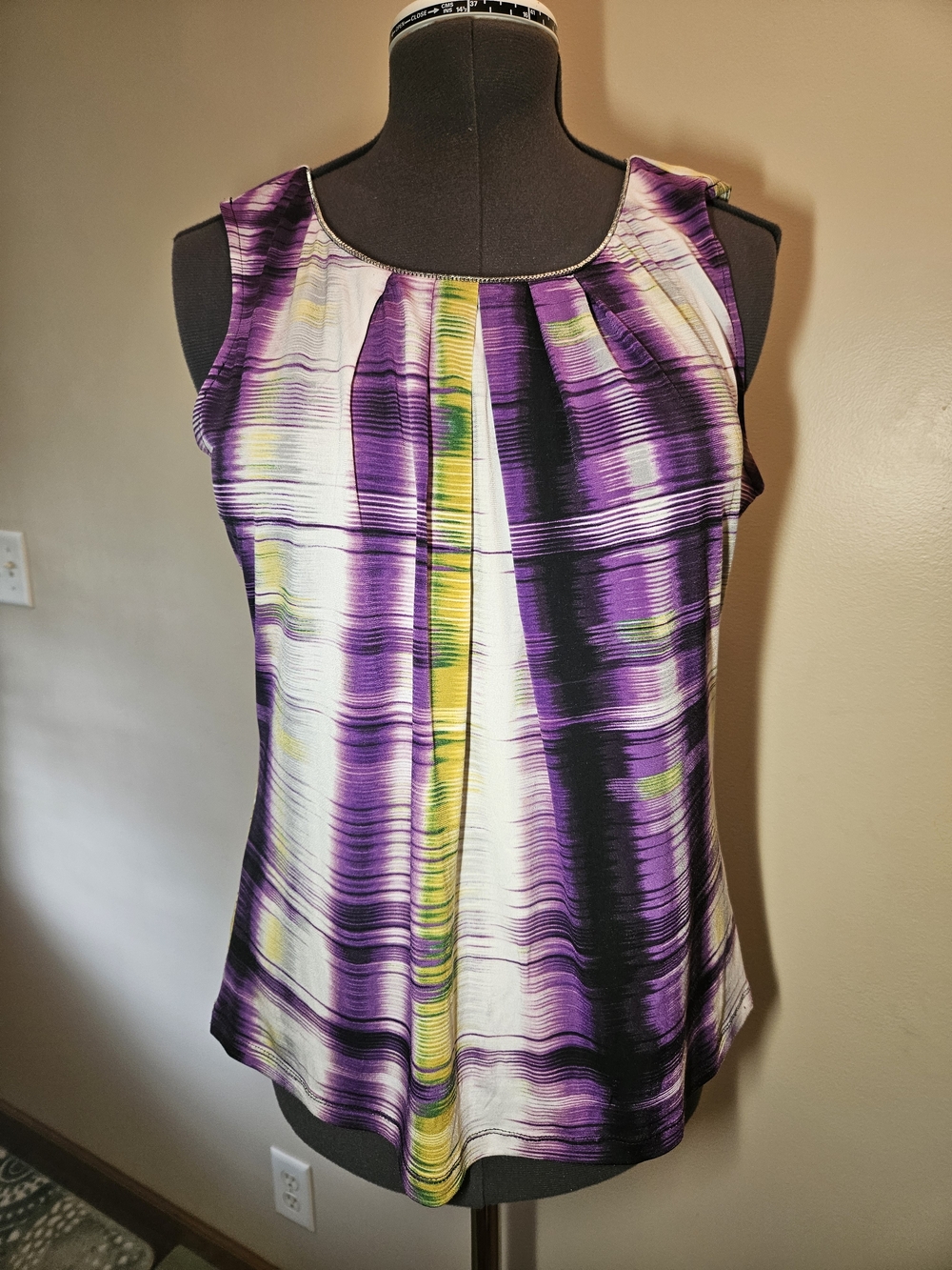 Worthington Petite Sz. PL Purple Abstract Pleat Front Tank Top Metallic Detail